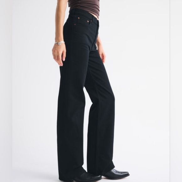 Abercrombie High Rise 90's Relaxed Black Jeans - Picture 2 of 6